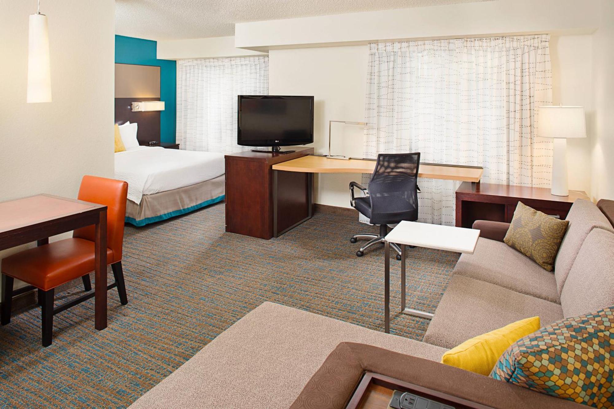 Residence Inn By Marriott Detroit Ливония Екстериор снимка