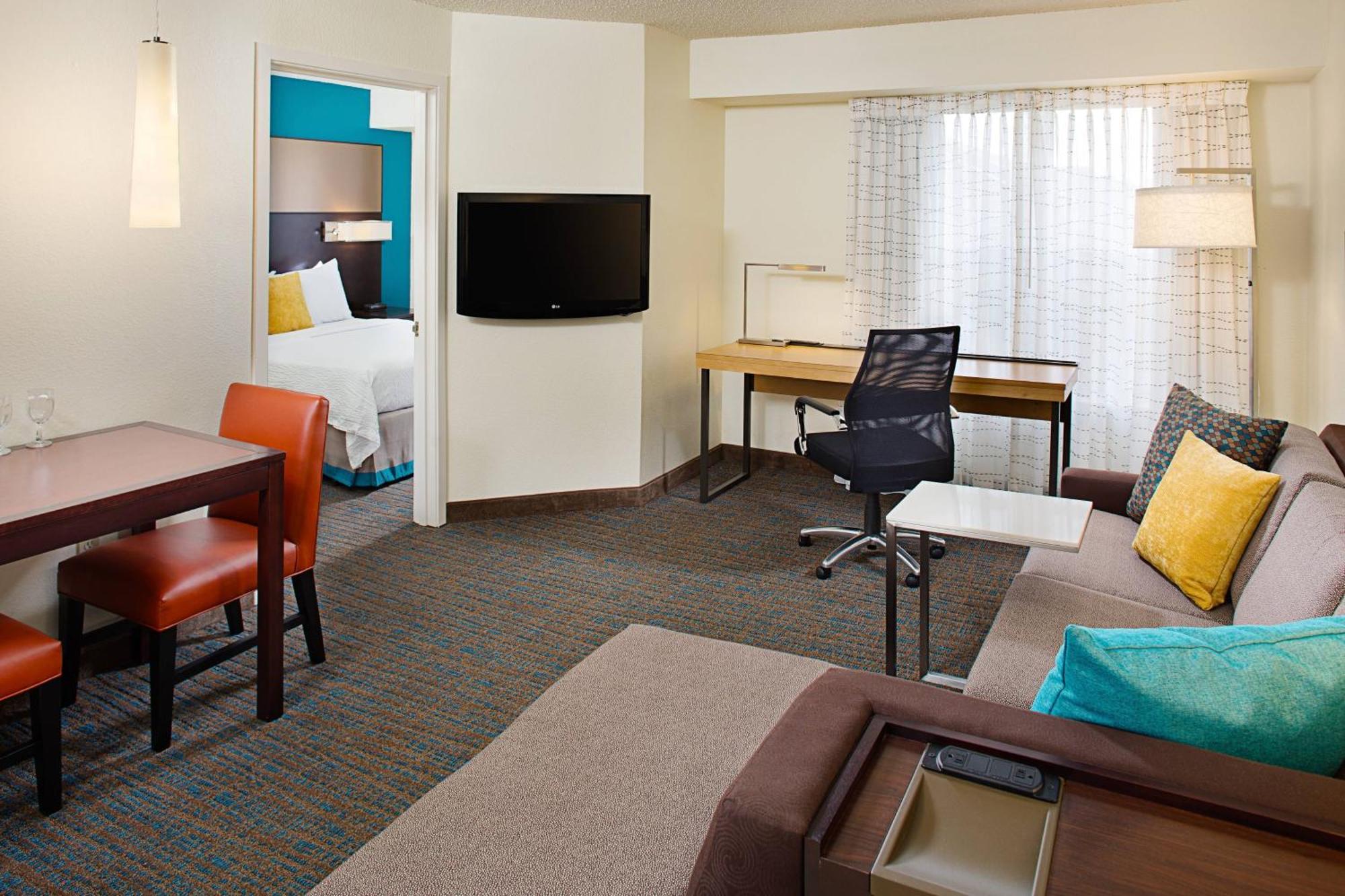 Residence Inn By Marriott Detroit Ливония Екстериор снимка