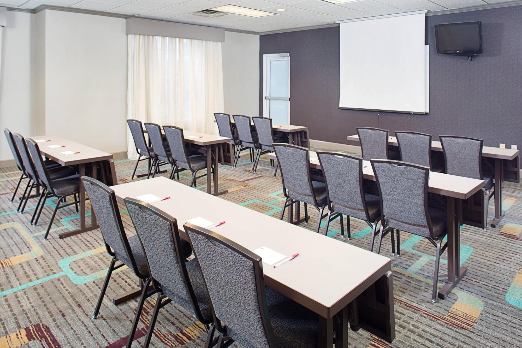 Residence Inn By Marriott Detroit Ливония Екстериор снимка
