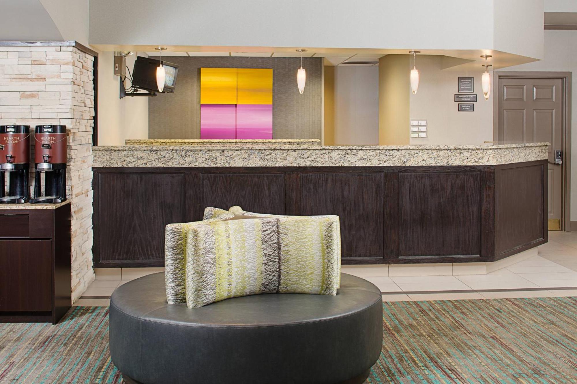 Residence Inn By Marriott Detroit Ливония Екстериор снимка